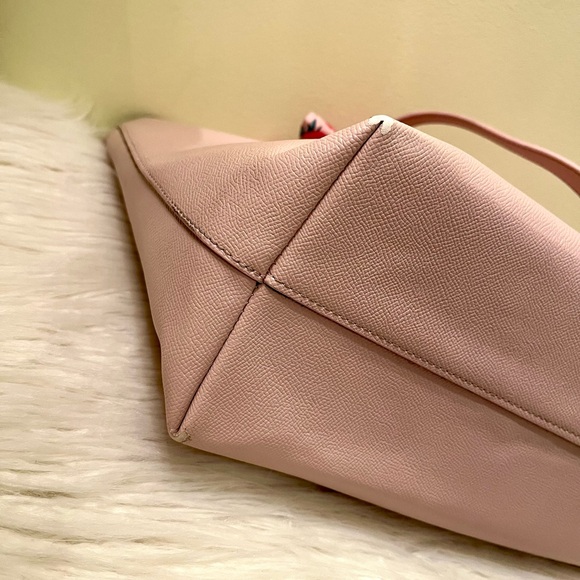 Betsy Johnson Large Strawberry Pink Tote - Picture 4 of 16